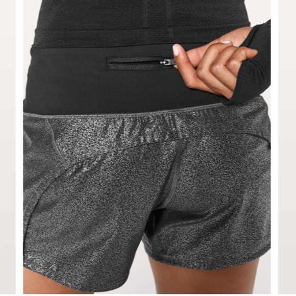 Lululemon Run Times Short II 4" Luminosity Foil Print Black Silver / Black Sz 6 - Picture 14 of 14